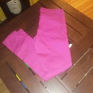 Lord & Taylor 4 pocket fitted jeans